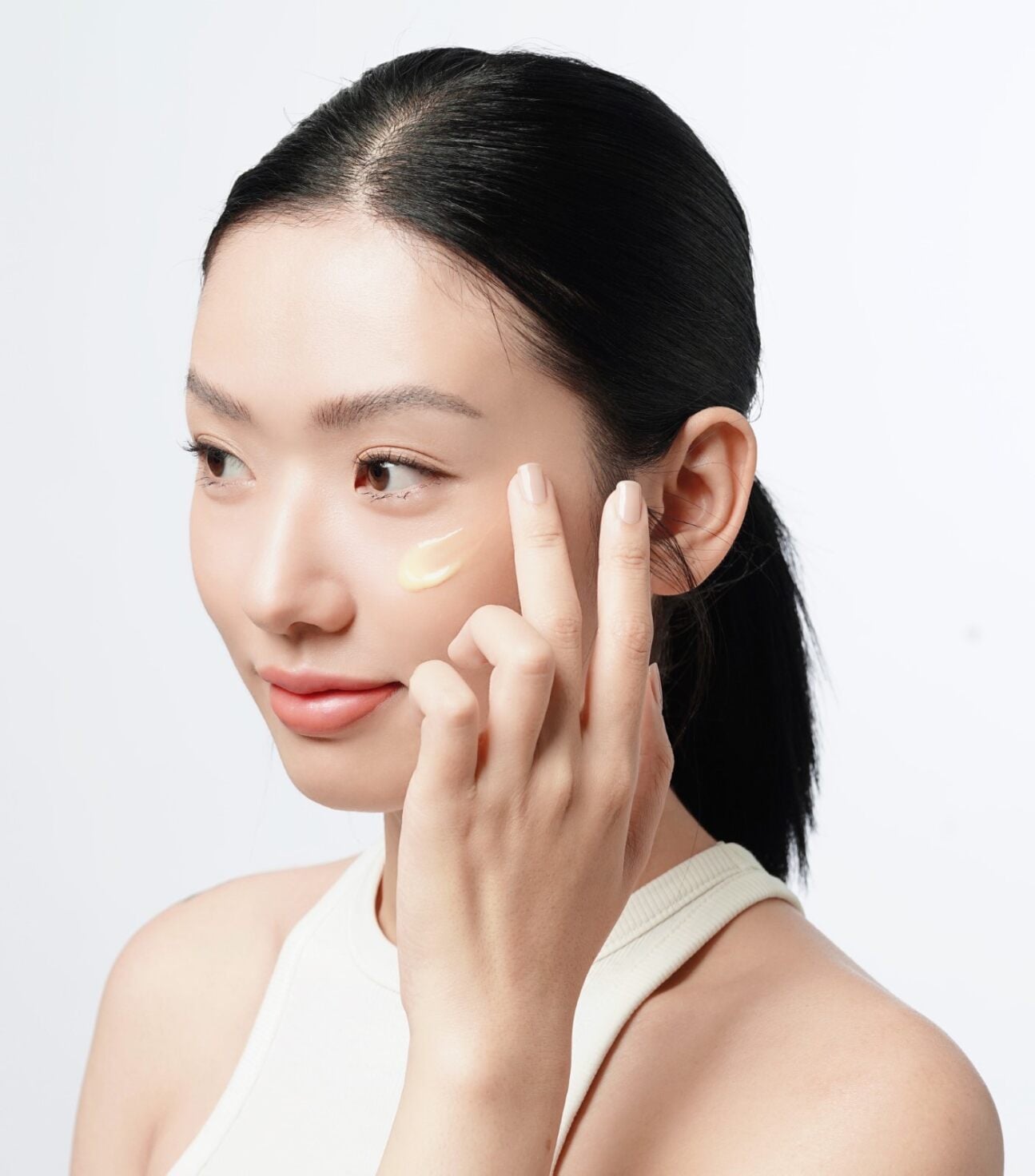 Phân tích các tiêu chí đánh giá mỹ phẩm an toàn chống lão hóa sớm giúp da khỏe mạnh hơn.