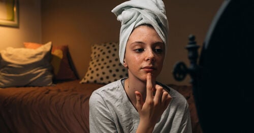 Quy trình chăm da buổi sáng đơn giản, giúp bảo vệ và nuôi dưỡng làn da tươi trẻ mỗi ngày
