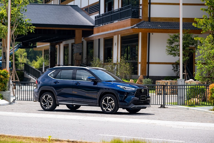 Bảng giá, khuyến mại xe Toyota Yaris Cross 2025 các phiên bản máy xăng, bản Hybrid