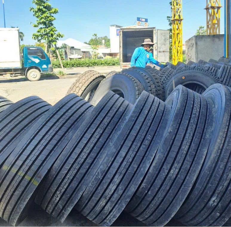 So sánh 4 loại hoa lốp: rãnh dọc, ngang, khối và hỗn hợp