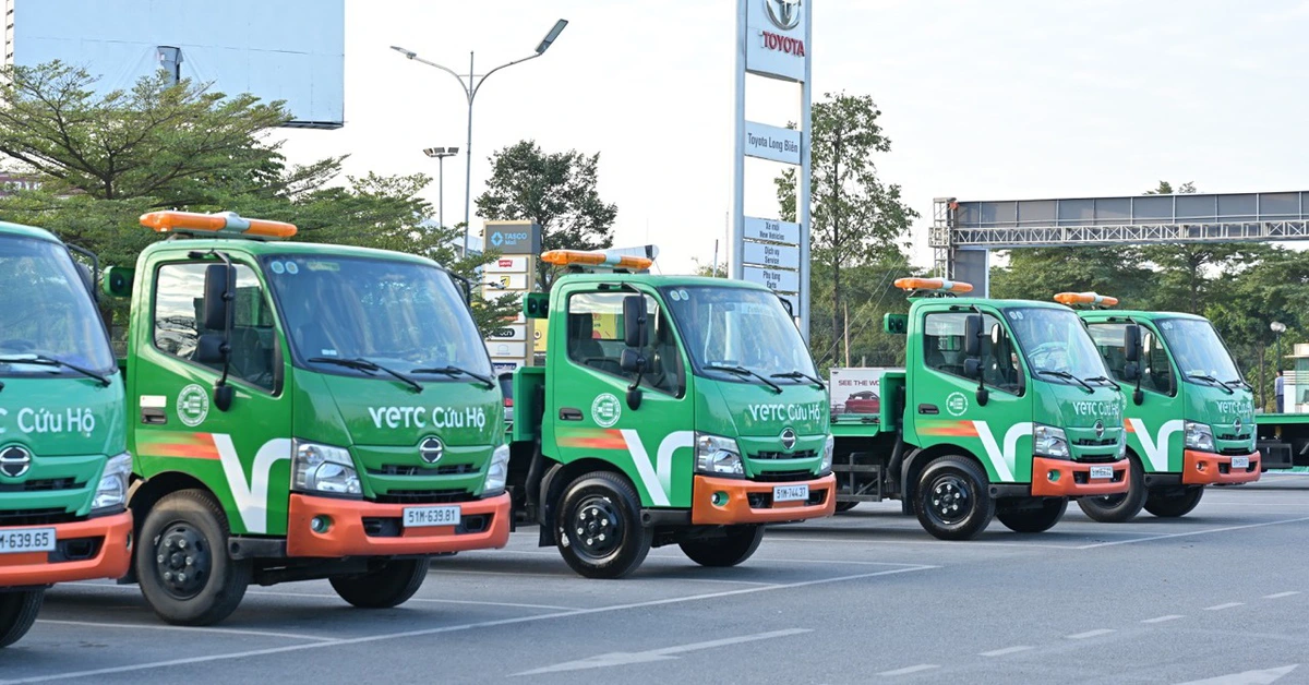Xe cứu hộ VETC hỗ trợ trên cao tốc