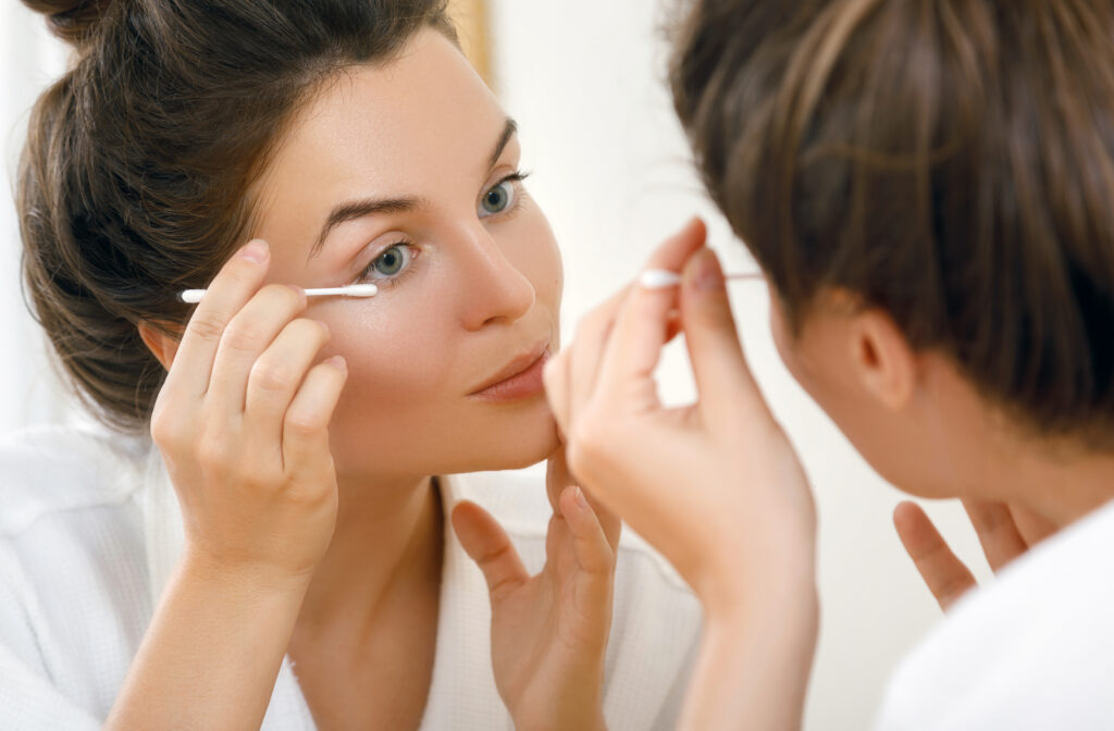 Chăm sóc mí mắt sau phẫu thuật đúng cách để tránh nhiễm trùng và đẩy nhanh hồi phục