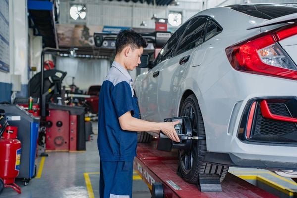 Chọn Lốp Xe Máy Mùa Mưa – Top 5 Loại Bám Đường Tốt Nhất 2025