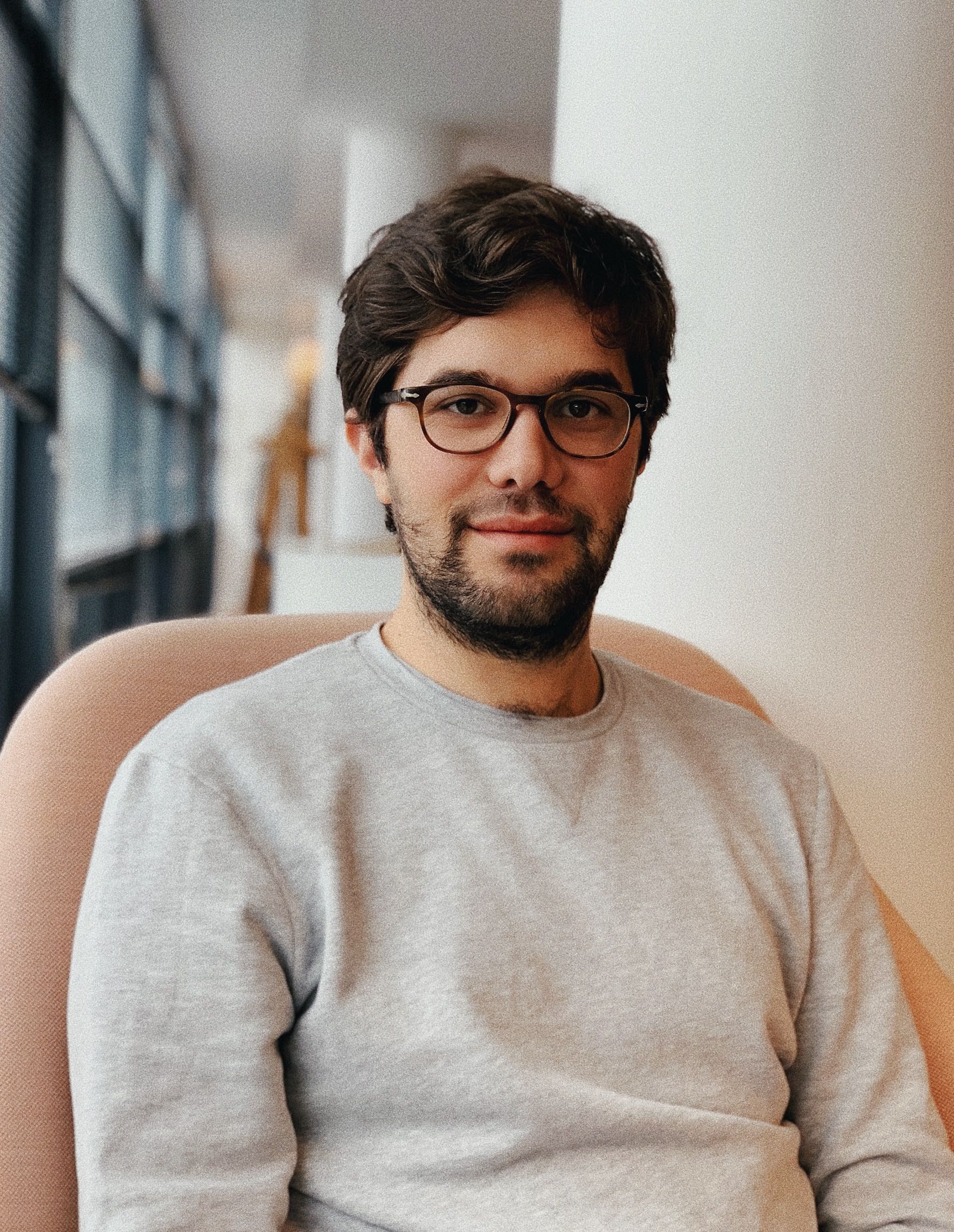 A professional using AI tools to increase content trust and search visibility.
