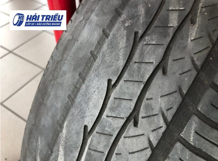 Hiện tượng lốp mòn không đều khi bị cong, vênh mâm xe
