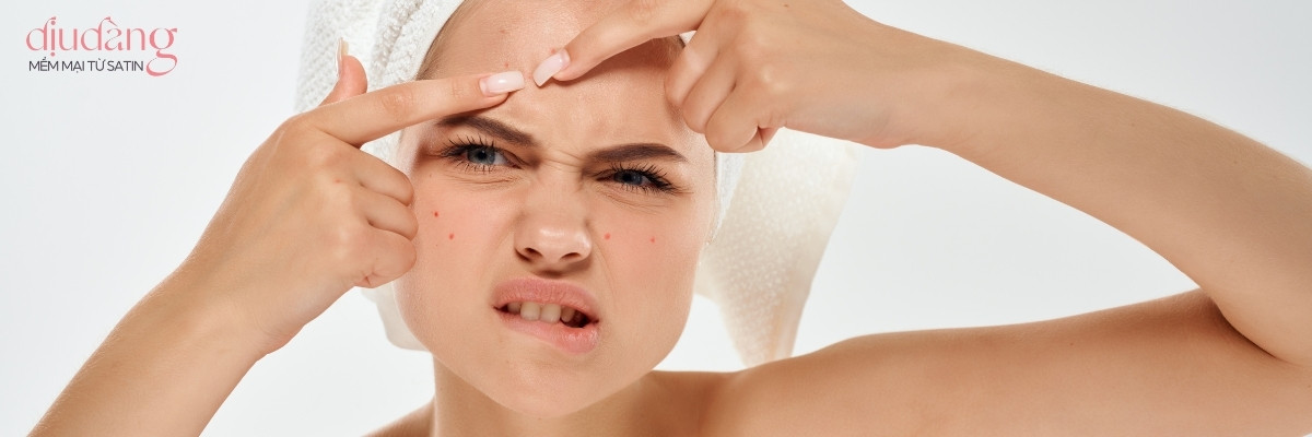 Làn da bị kích ứng do sai lầm phổ biến khi chăm sóc da, gây đỏ và mụn