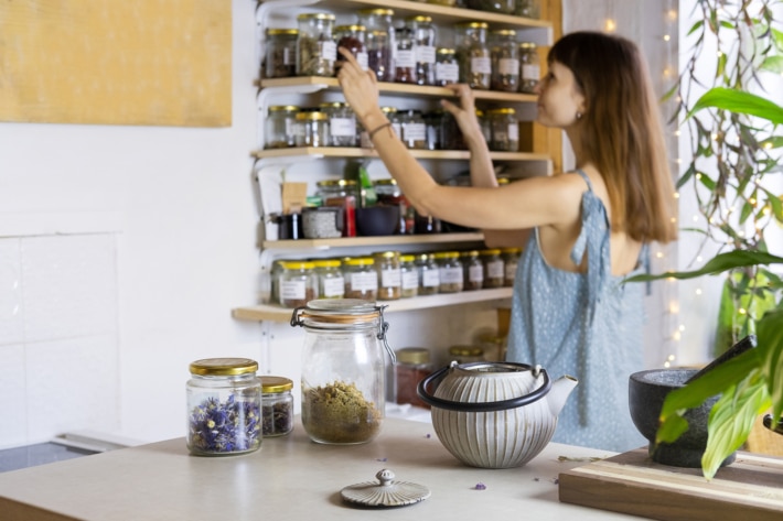 Nghệ thuật pha trà thảo mộc giữ trọn vẹn tinh dầu tự nhiên cho sức khỏe