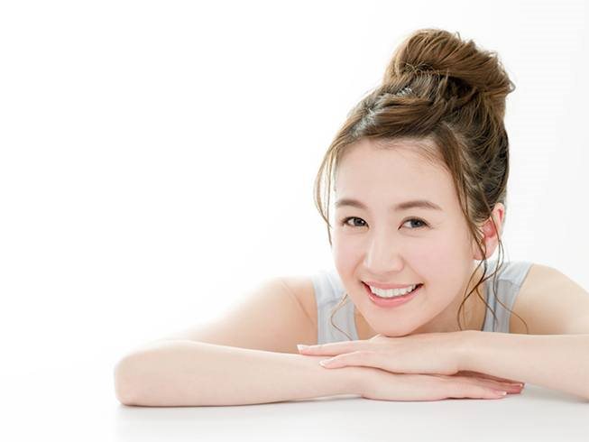Làn da khỏe mạnh trong môi trường văn phòng đòi hỏi cách chăm sóc da khô nơi công sở hiệu quả