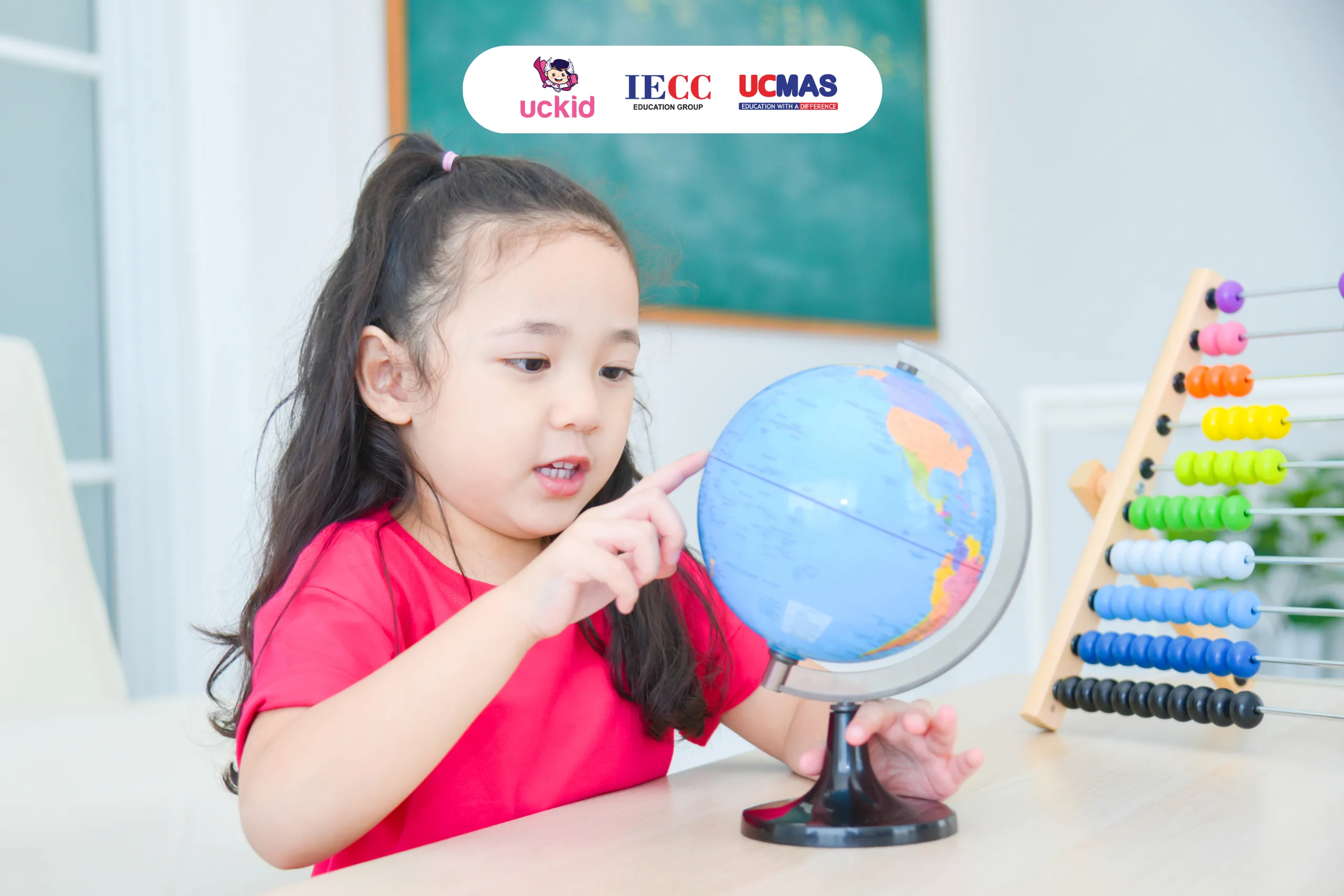 Trẻ em phát triển tư duy logic qua các hoạt động khoa học tự nhiên sớm giúp học tập hiệu quả.