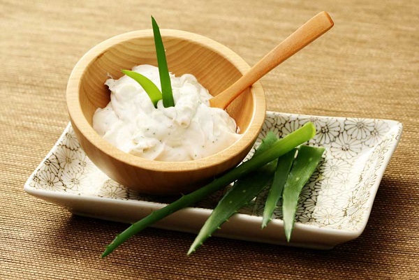 Phụ nữ đắp mặt nạ tự nhiên có thể gặp rủi ro nếu không kiểm soát liều lượng và độ pH