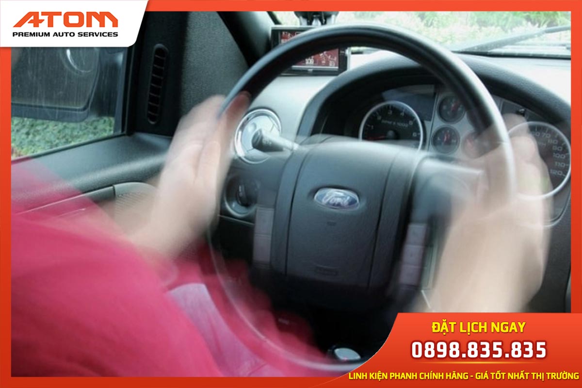 Xe bị rung lắc khi phanh là dấu hiệu cần thay thế má phanh