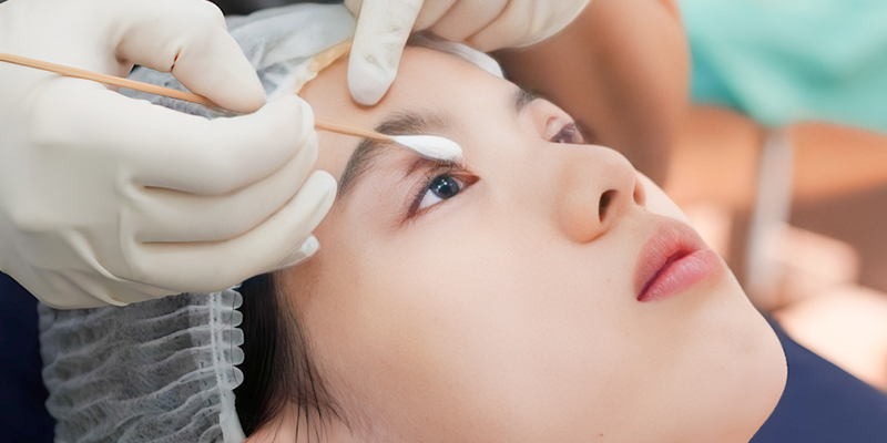 Mô phỏng quy trình thăm khám và đánh giá tình trạng sửa mí hỏng tại Hana Premium Beauty Center
