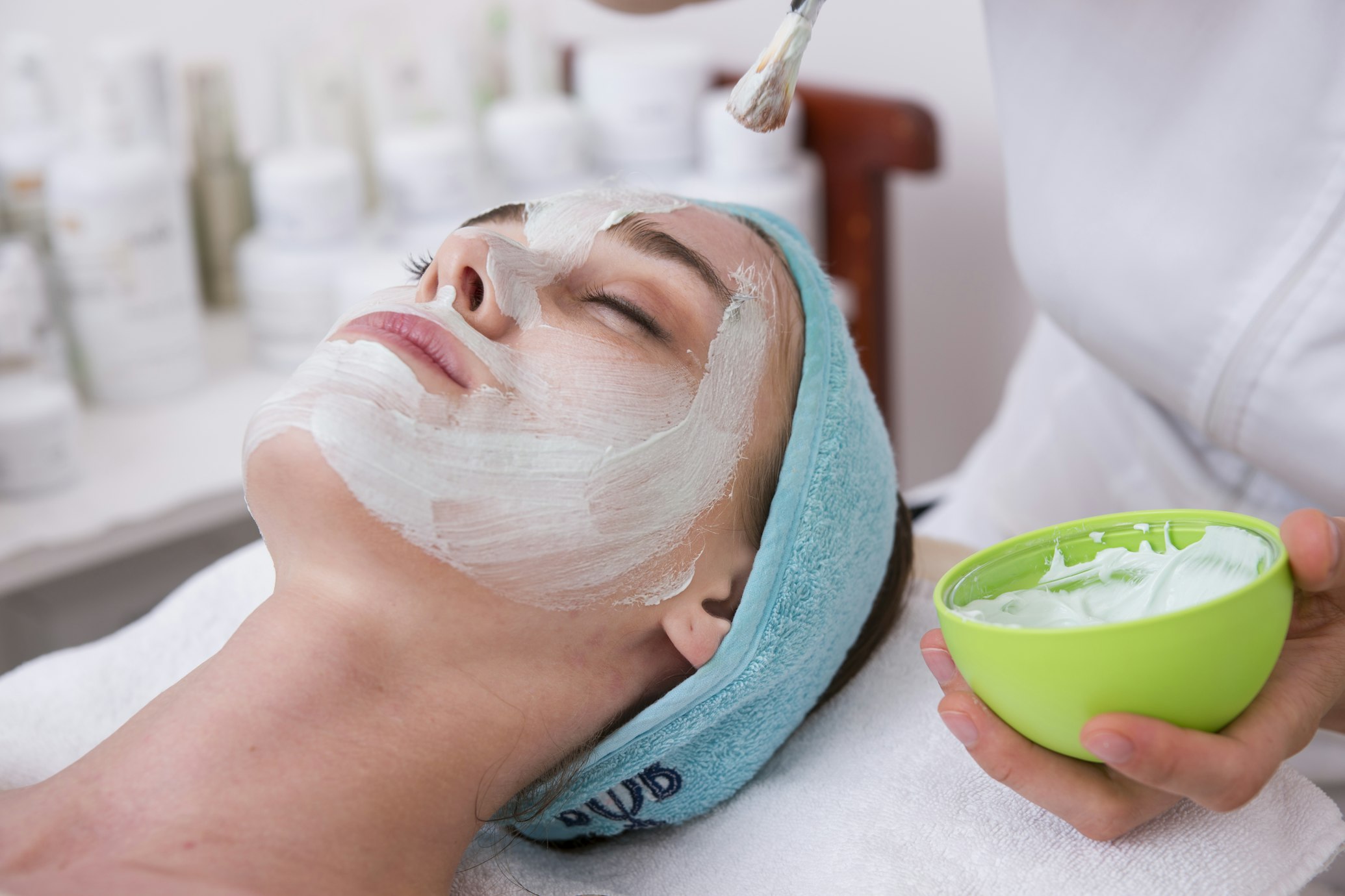 Niacinamide giúp sản sinh Ceramide và củng cố hàng rào bảo vệ da tự nhiên