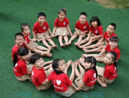 Kiểm tra chất liệu vải trước khi đặt may đồng phục học sinh số lượng lớn