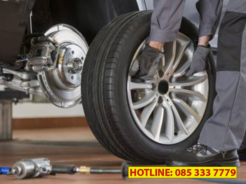 DỊCH VỤ VÁ LỐP XE Ô TÔ TẬN NƠI – TẬN NHÀ QUẬN 12 (CÓ MẶT SAU 10–15 PHÚT)
