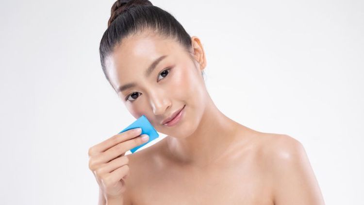 Cơ chế tuyến bã nhờn hoạt động mạnh khi thời tiết nắng nóng