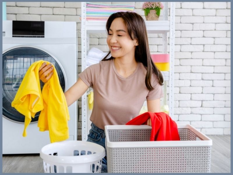 Mẹo giặt áo thun đồng phục đúng cách để giữ độ bền màu và không bị co rút