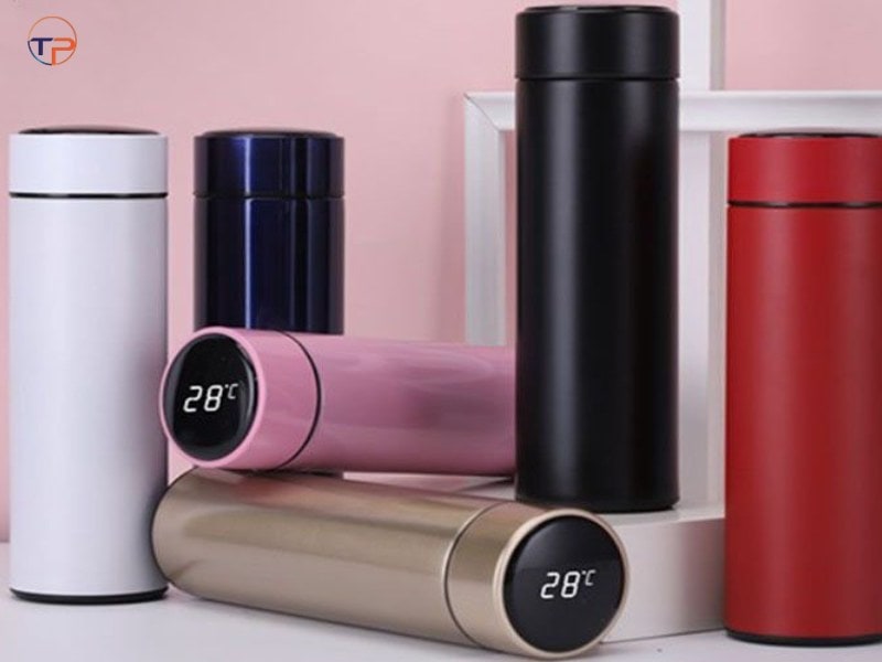 Bình giữ nhiệt cao cấp, thiết kế tối giản, phù hợp để kết hợp với các set quà sức khỏe sang trọng