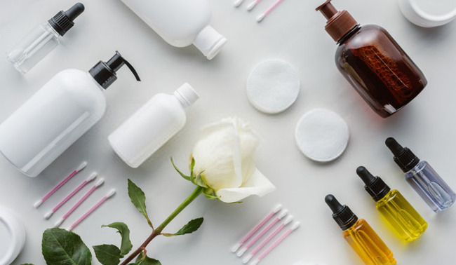 Da bị tổn thương do mỹ phẩm kém chất lượng, cần thành phần phục hồi da chuyên sâu