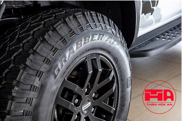 Biểu đồ so sánh tải trọng thực tế và thông số kỹ thuật trên lốp xe