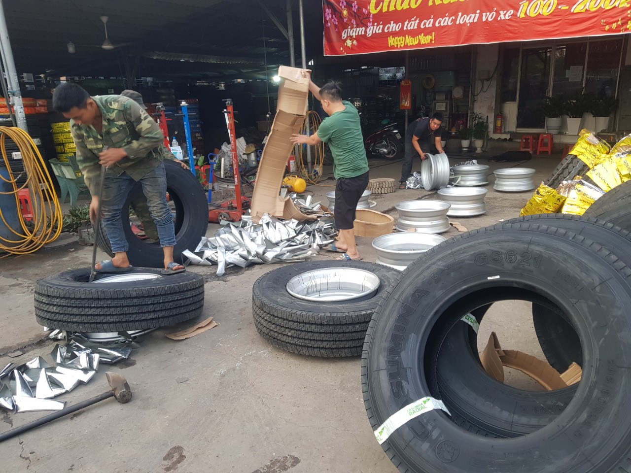 Lốp Quốc Dân đồng hành cùng các doanh nghiệp vận tải với dịch vụ chuyên nghiệp và lốp nội địa cao cấp