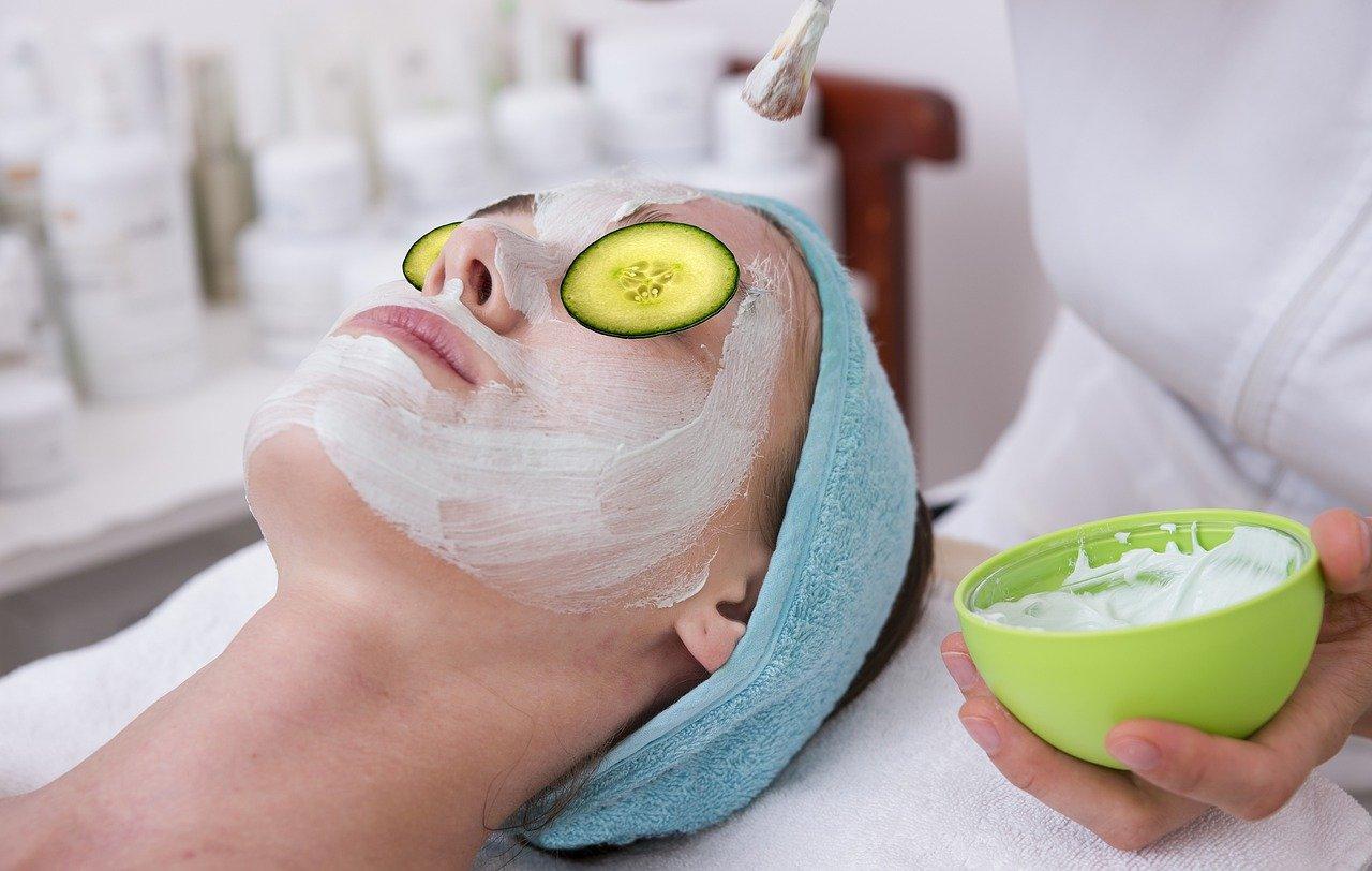 Làn da được chăm sóc bằng các hoạt chất thiên nhiên để chống lão hóa hiệu quả