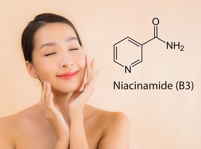 Niacinamide giúp kiểm soát enzyme tyrosinase, ngăn ngừa hình thành hắc tố melanin mới