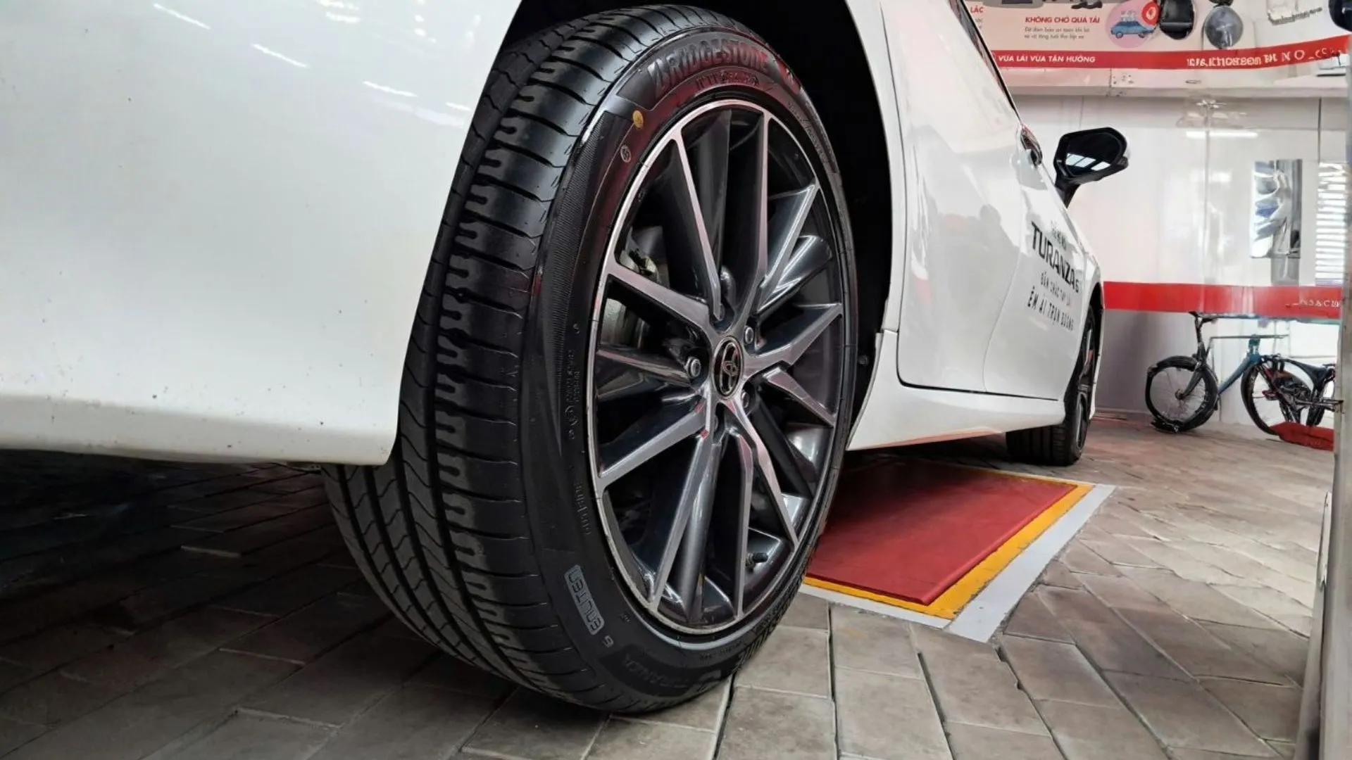 lốp xe ô tô