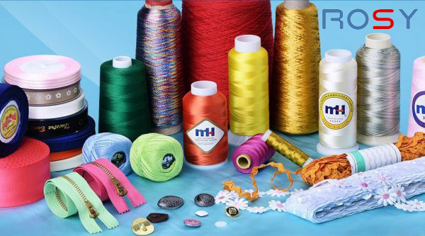 Quy trình kiểm soát nguyên phụ liệu giúp giảm thiểu rủi ro chậm tiến độ cho đơn hàng đồng phục