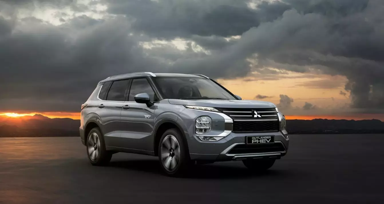 Mitsubishi Outlander PHEV 2025