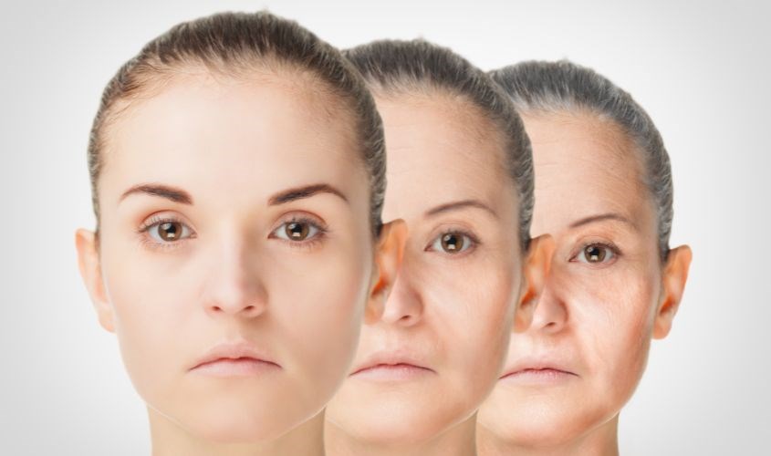 Làn da bắt đầu chịu ảnh hưởng của quá trình lão hóa tự nhiên và tác động môi trường sau tuổi 25