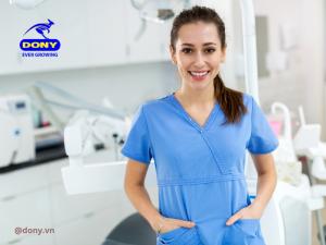 Kiểm tra chất lượng đồng phục tại xưởng may