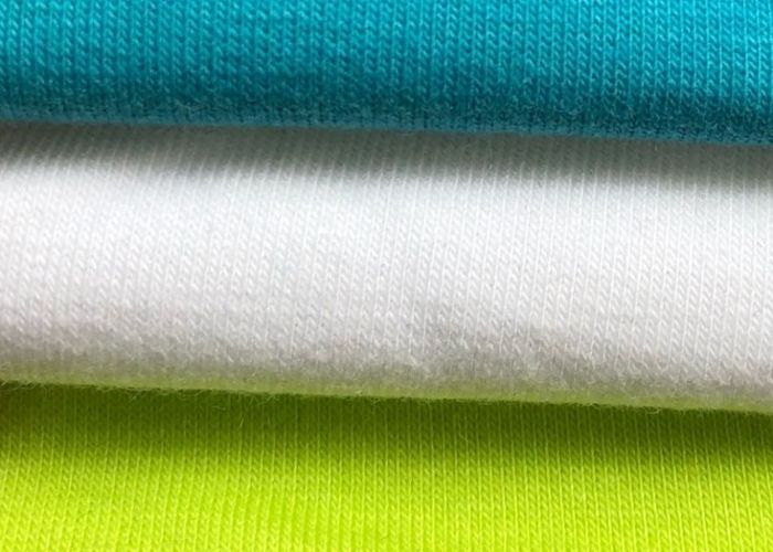 Vải tổng hợp giúp tiết kiệm chi phí đồng phục
