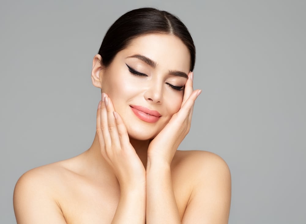 Bác sĩ giải thích cấu trúc SMAS và kỹ thuật căng da mặt hiện đại giúp trẻ hóa tự nhiên