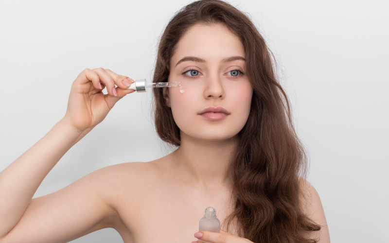 Serum trị mụn chuyên sâu, một trong những hoạt chất mạnh cần dùng đúng cách để tránh kích ứng da
