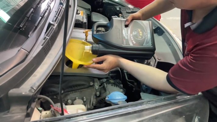 ranone thay dầu động cơ