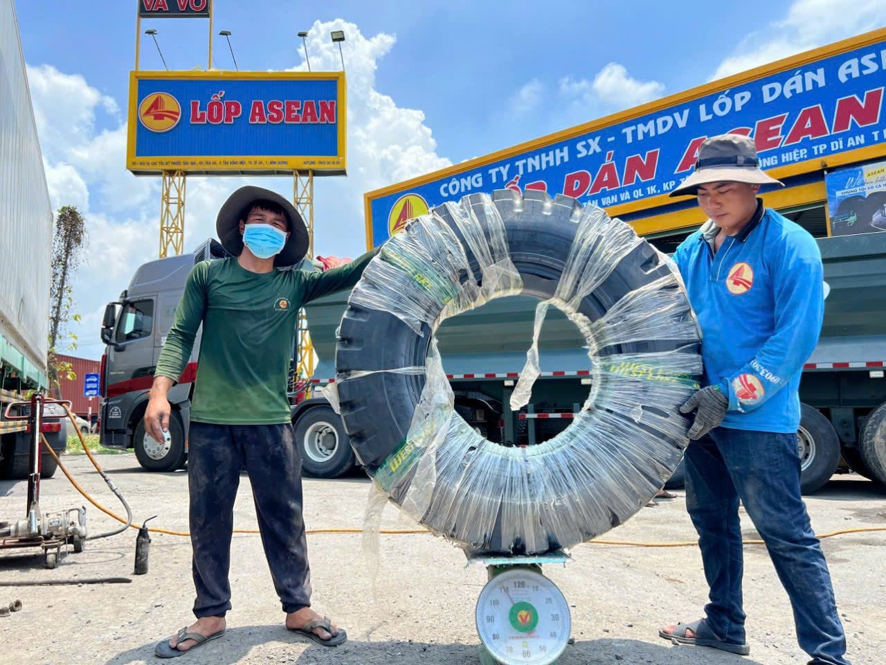 Chi phí lốp xe dịch vụ: Thoát bẫy giá niêm yết ban đầu
