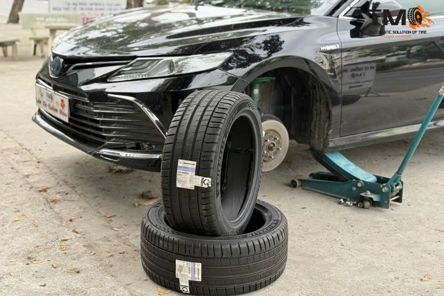 Giá Tráng Keo Lốp Xe Điện: Giải Pháp Thông Minh Không Lốp Dự Phòng