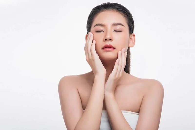 Đông Y và Dưỡng sinh: Bí quyết chăm sóc da khỏe từ gốc