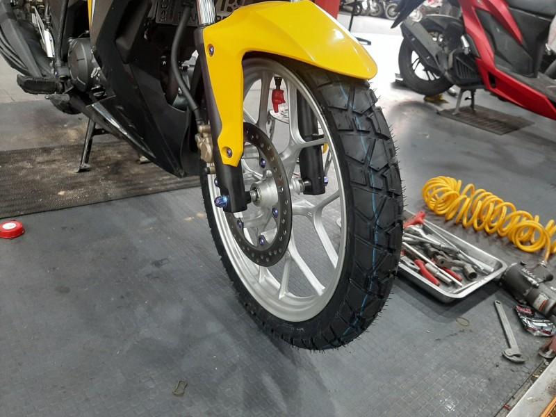 So sánh chi phí lốp xe nội địa và nhập khẩu: Chọn loại nào?