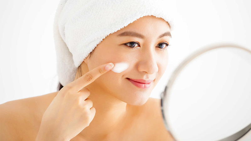 5 Thói Quen Buổi Tối Tàn Phá Da: Góc Nhìn Đông Y