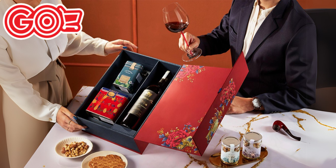 Set quà đối tác: Tĩnh lặng lúc 23 giờ nơi công sở