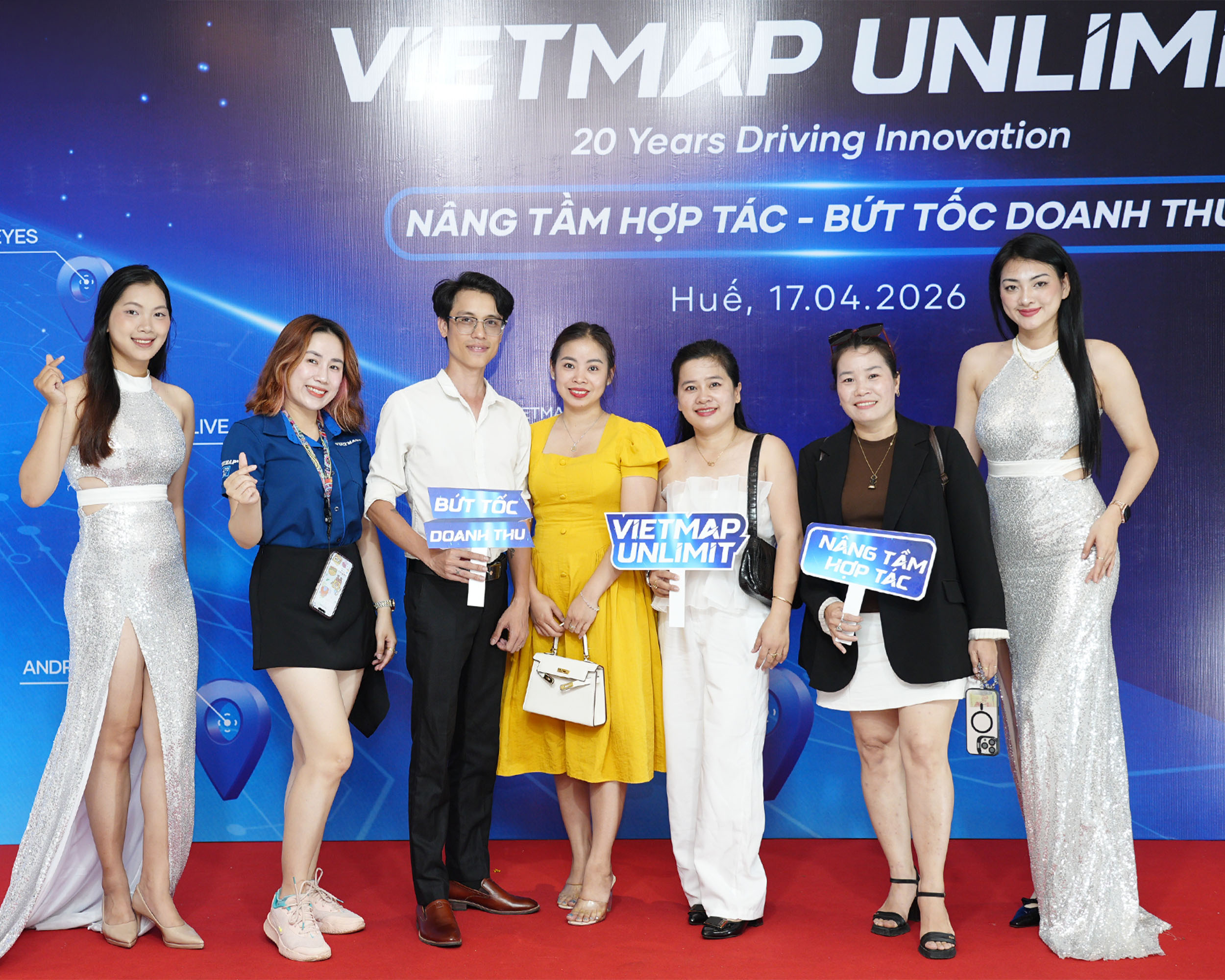Xử lý nổ lốp sát dải phân cách cao tốc an toàn