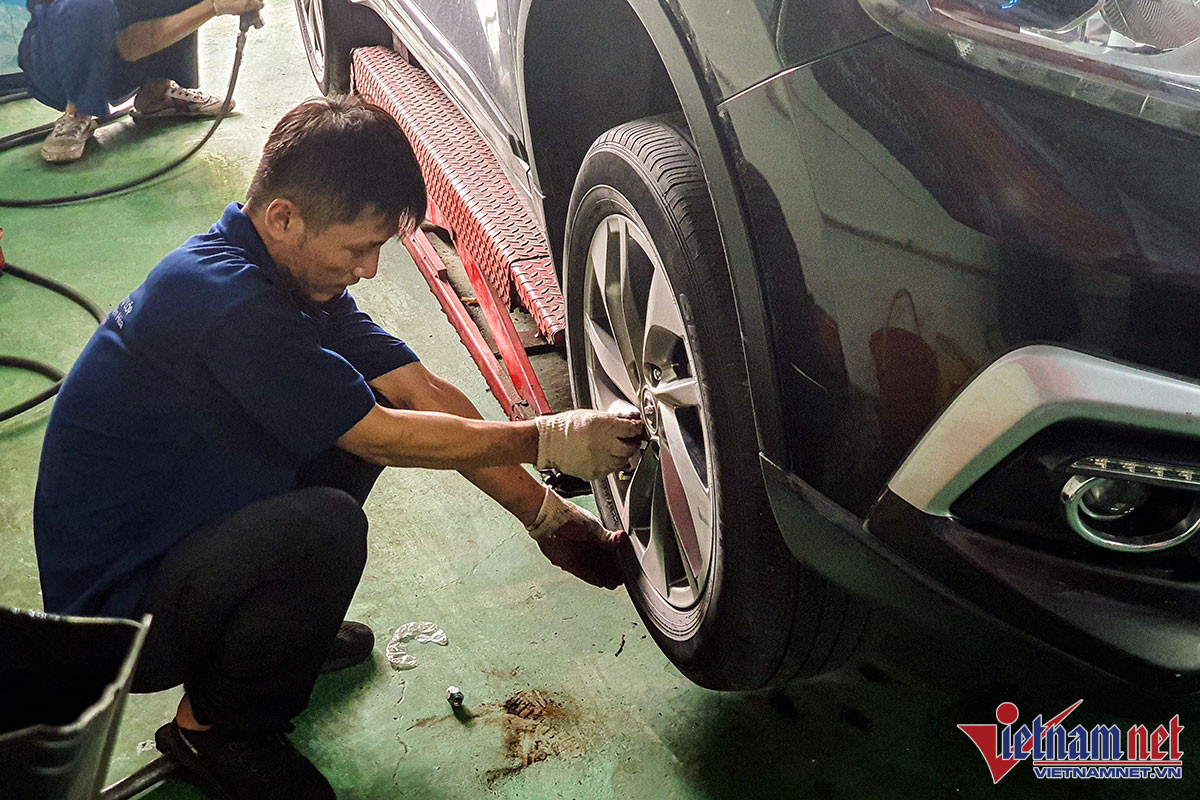 Lốp xe dịch vụ: Cân đo giá và chất lượng ở mỗi lần thay