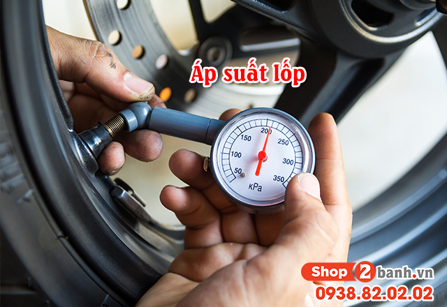 Tối ưu chi phí lốp cho xe dịch vụ: Chọn lốp cứng hay mềm?