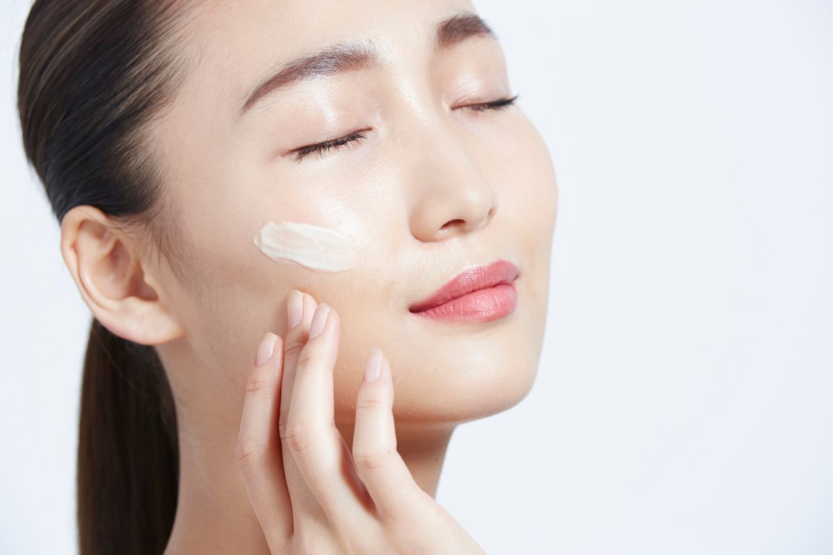 Vẻ Đẹp Chuẩn Hàn: Giải Mã Glass Skin Dưới Góc Độ Khoa Học