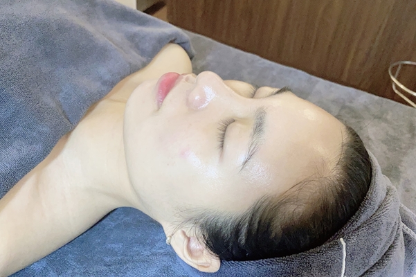 Vẻ đẹp chuẩn Hàn: Giải mã bí mật làn da Glass Skin