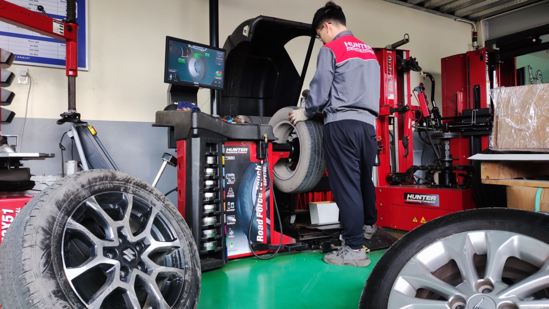 Sai lầm khi cân bằng động sau đảo lốp khiến xe rung lắc