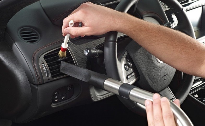 7 vị trí vệ sinh nội thất ô tô và chu kỳ bảo dưỡng chuẩn