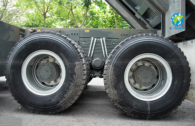 Vá Lốp 3-4 Lỗ: Dấu Hiệu Bắt Buộc Phải Thay Mới